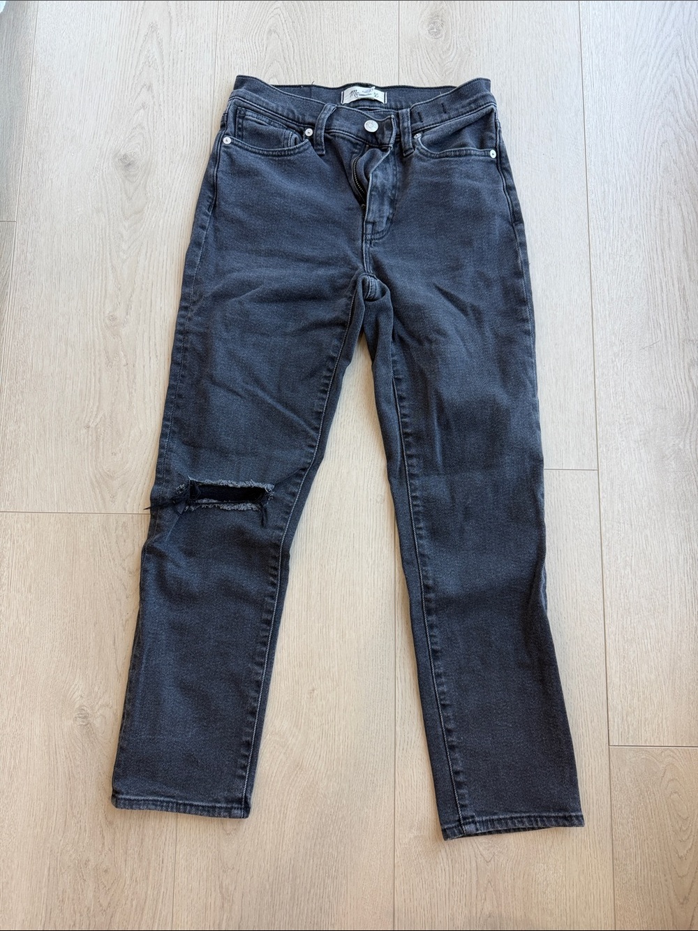 Madewell Washed Black Straight-Leg Jeans with Knee Rip
